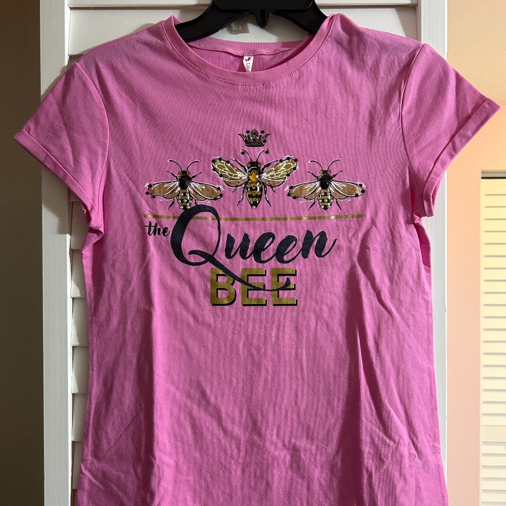 Queen bee short sleeve top